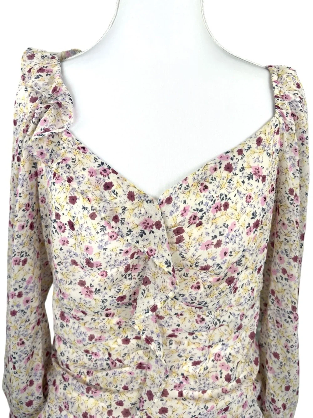 ASTR The Label Floral Ruched Top Medium Puff Sleeve Sweetheart Blouse Shirt